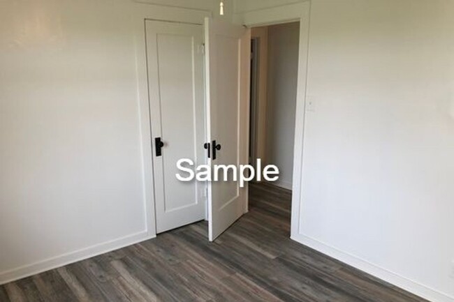 Building Photo - ****Now Available!****  Los Banos Country ...