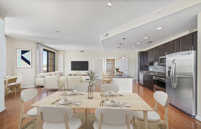 Building Photo - MAA Carlyle Square