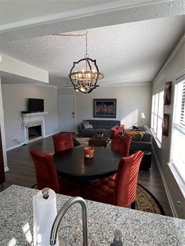 Foto del edificio - 8750 Park Ln