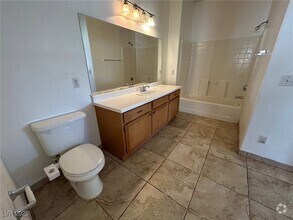 Building Photo - 3400 Cabana Dr