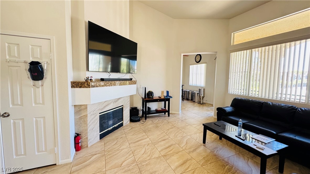 Foto principal - 5155 W Tropicana Ave