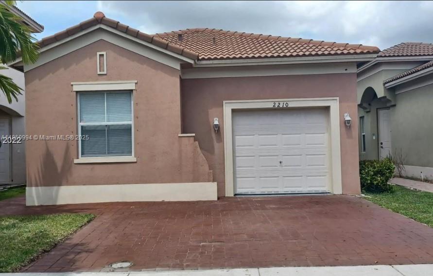 Foto principal - 2210 NE 37th Rd