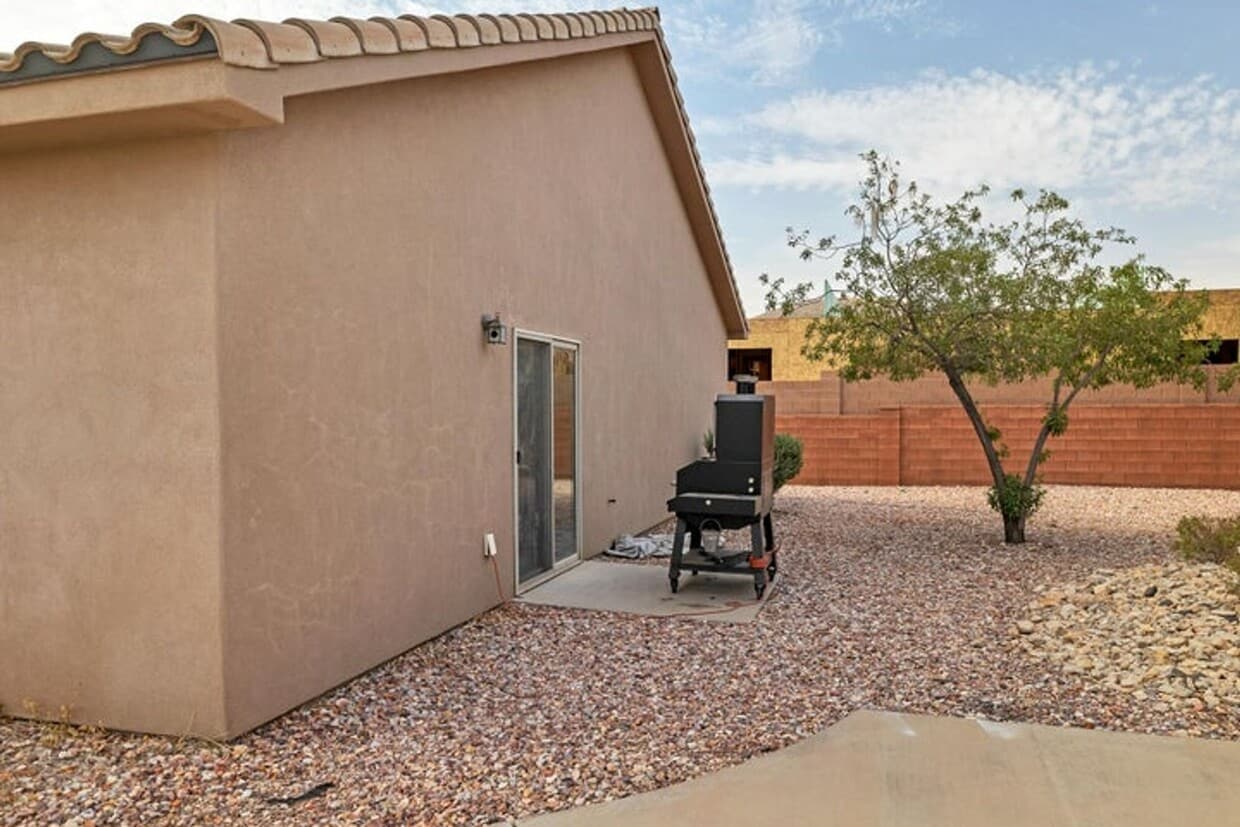 Building Photo - Spacious & Sunny Home in Quiet Hurricane N...