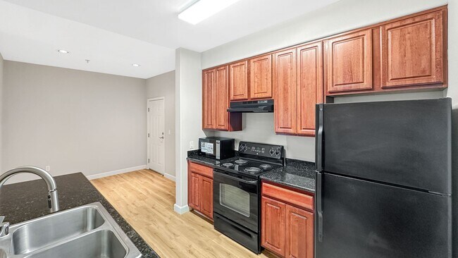 Foto del edificio - Major renovations and very well kept 3-Bedroom Apartment!
