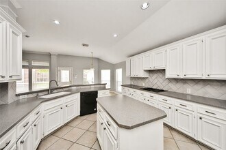 Building Photo - 2622 Stonebury Ln