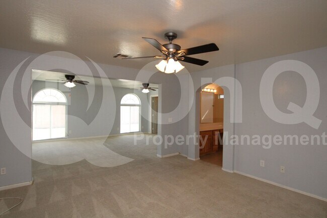 Building Photo - 4173 E Meadow Lark Way