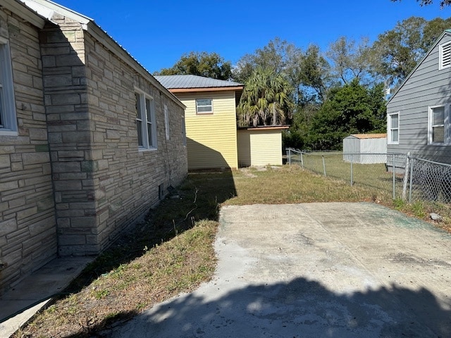 Building Photo - 2418 Crill Ave