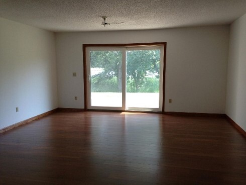 Building Photo - 3050 Shields Dr