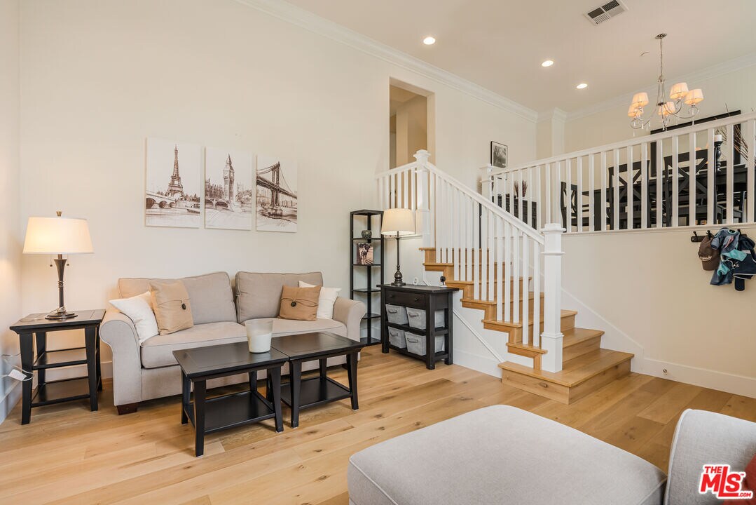 Foto principal - 5701 Kiyot Way