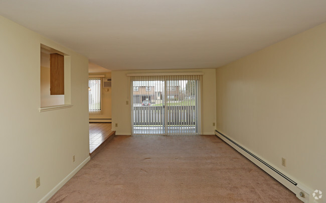 Living Room Area - Willow Stream Apartments South