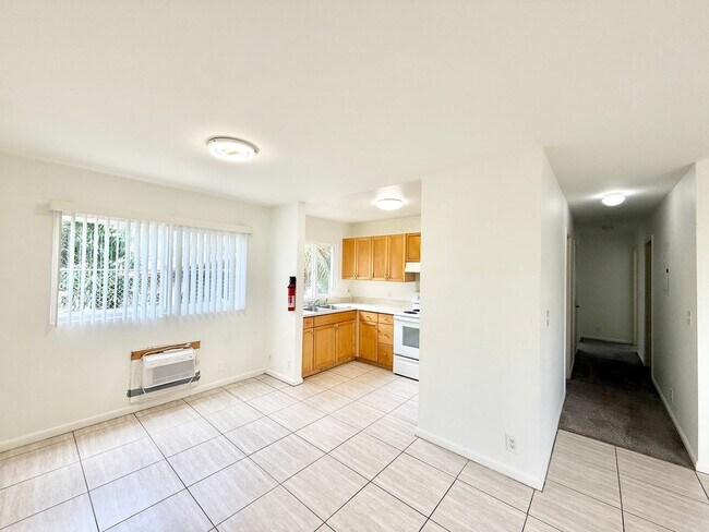 Foto del edificio - Huge 6br/3ba SF House with Solar Panels!