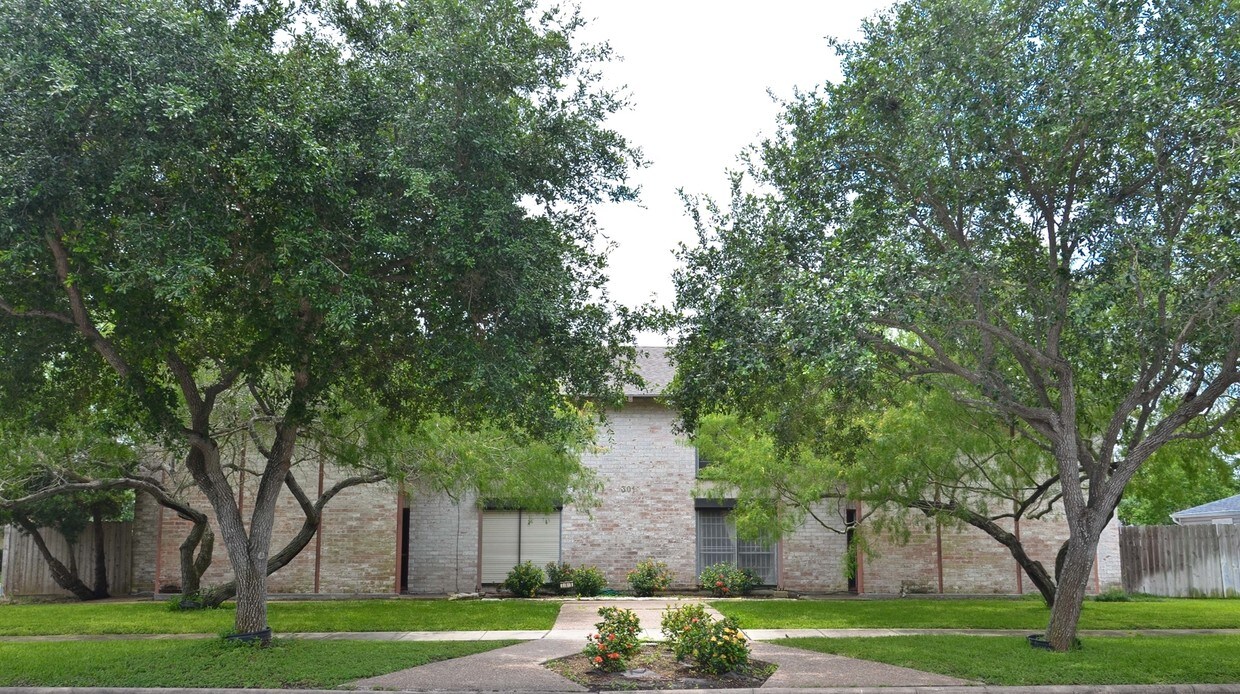 Primary Photo - 2905 Santa Fe St