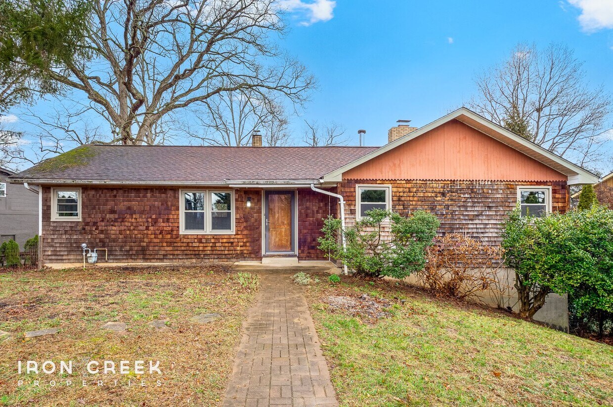Primary Photo - Beautifully Updated Three-Bedroom Rancher ...