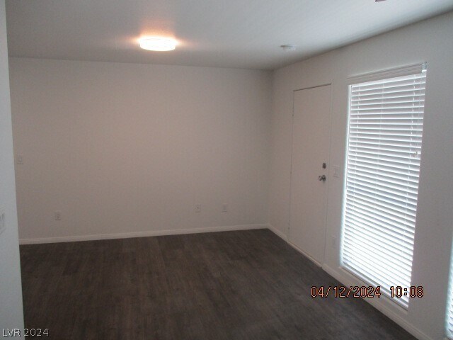 Building Photo - 2221 W Bonanza Rd