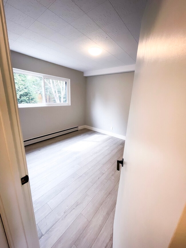 Building Photo - 1-Bedroom Unit In Quiet Neighborhood