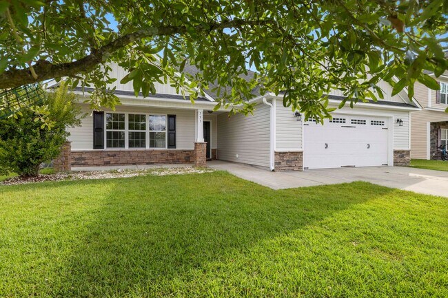 Building Photo - 753 Radiant Dr