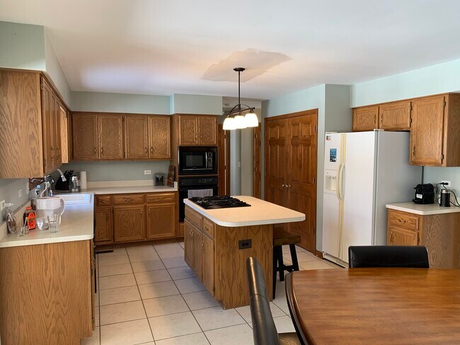 Building Photo - 428 Millcreek Ln
