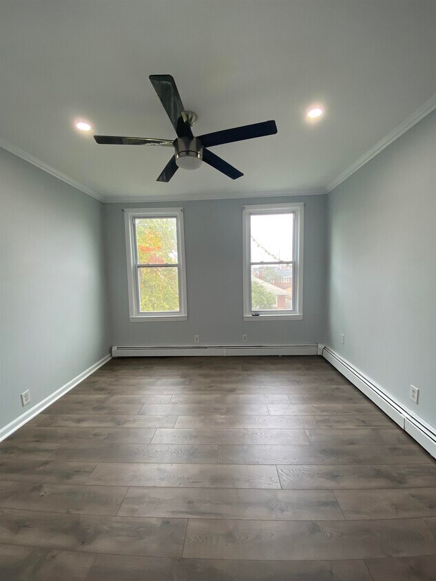 Foto principal - 15 Holmes Ave