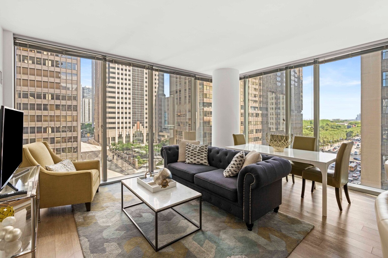 Photo - 209 N Garland Ct (Chicago, IL)