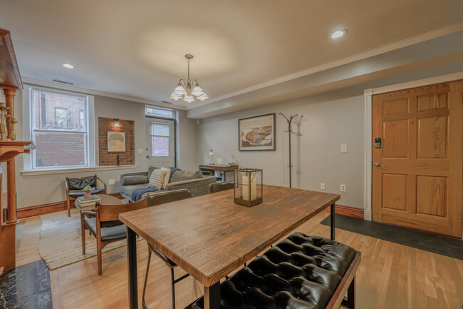 Building Photo - 335 Beacon St
