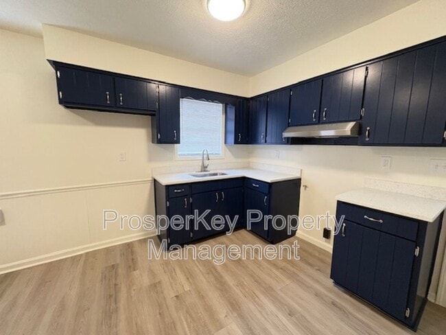 Building Photo - 1732 Melody Dr