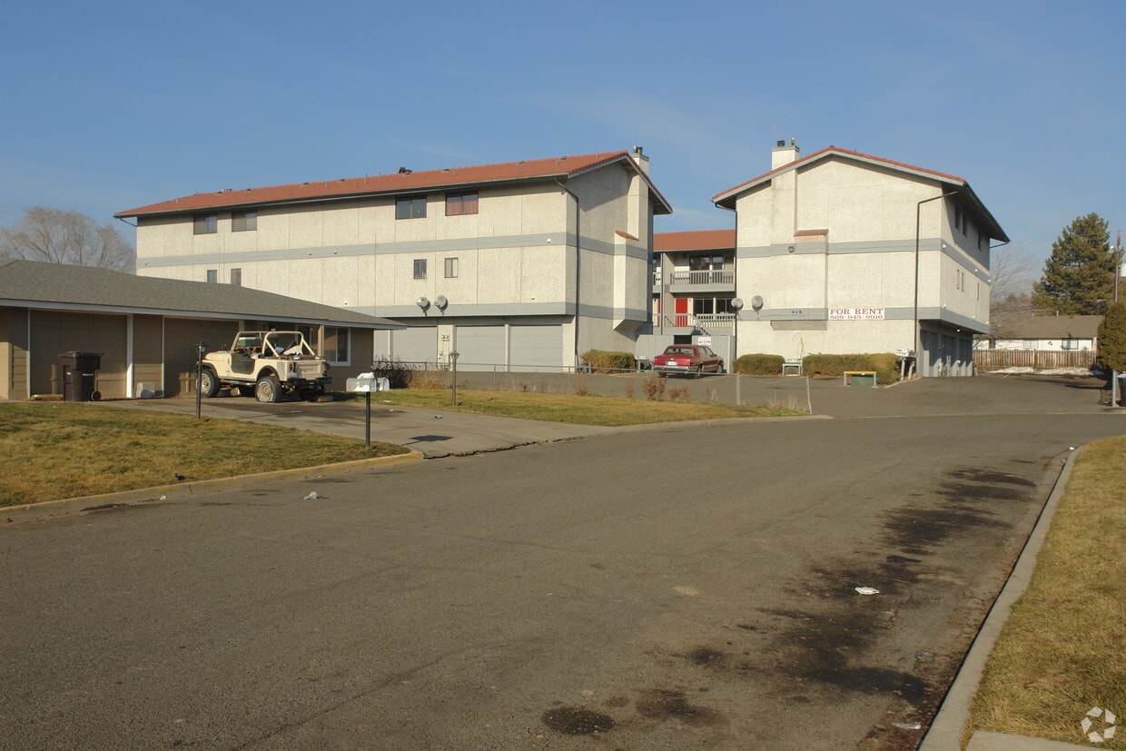 Building Photo - 408 S 61st Ave