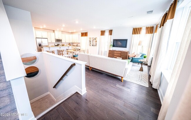 Foto del edificio - 4 Midway Rd S