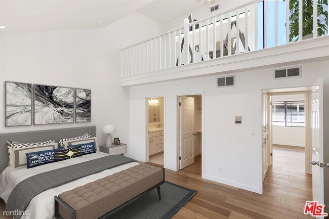 Foto del edificio - 2 br, 2 bath Condo - 818 18th St Unit D