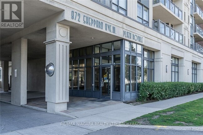Building Photo - 872-872 Sheppard Ave W