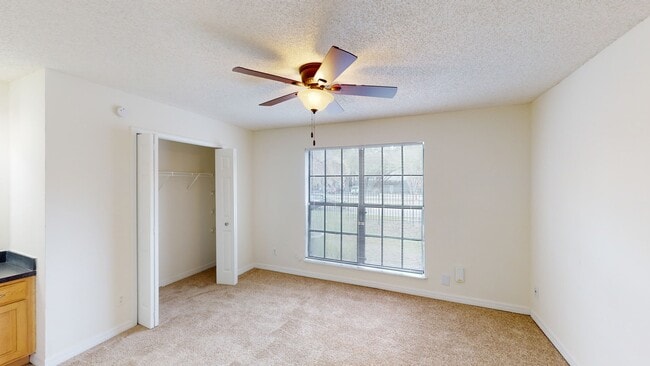 Interior Photo - Cambridge Woods