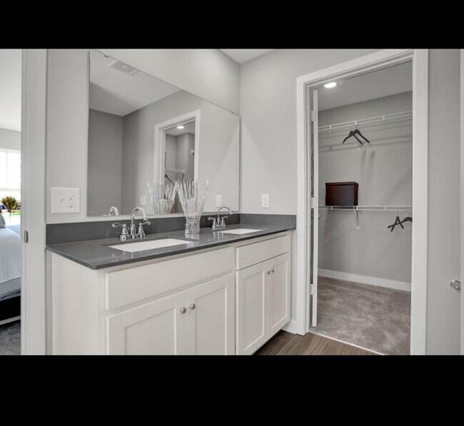 Foto del edificio - 7567 Marin Pkwy