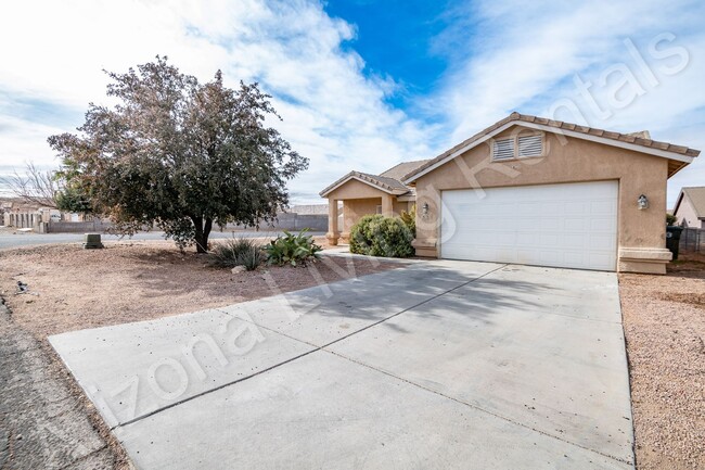 Building Photo - AMAZING 4 BEDROOM HOME