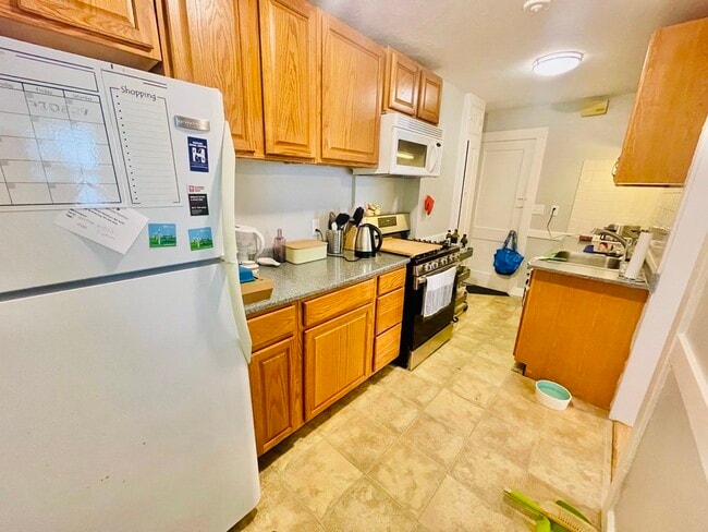 Building Photo - 22 Potomac St