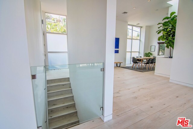 Building Photo - 8260 Marmont Ln