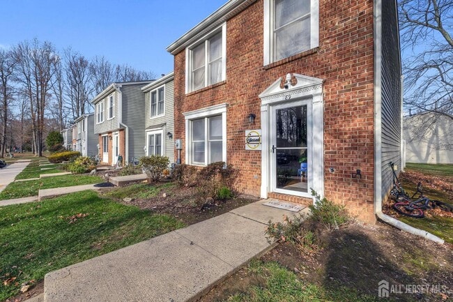 Foto del edificio - 89 Doe Ct