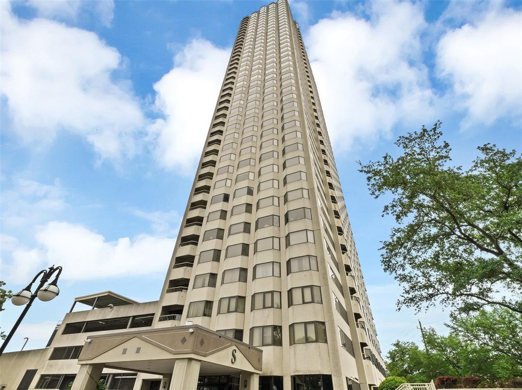 2001 Blvd Unit 404, Houston, TX 77030 Condo for Rent in