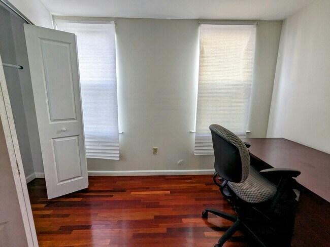 Foto del edificio - 2939 St Paul St