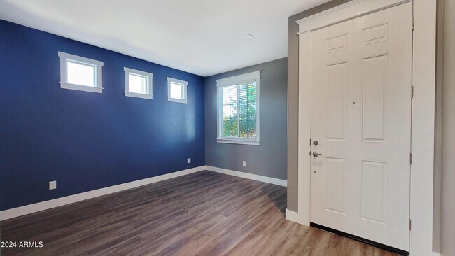 Foto del edificio - 56 S 190th Ln
