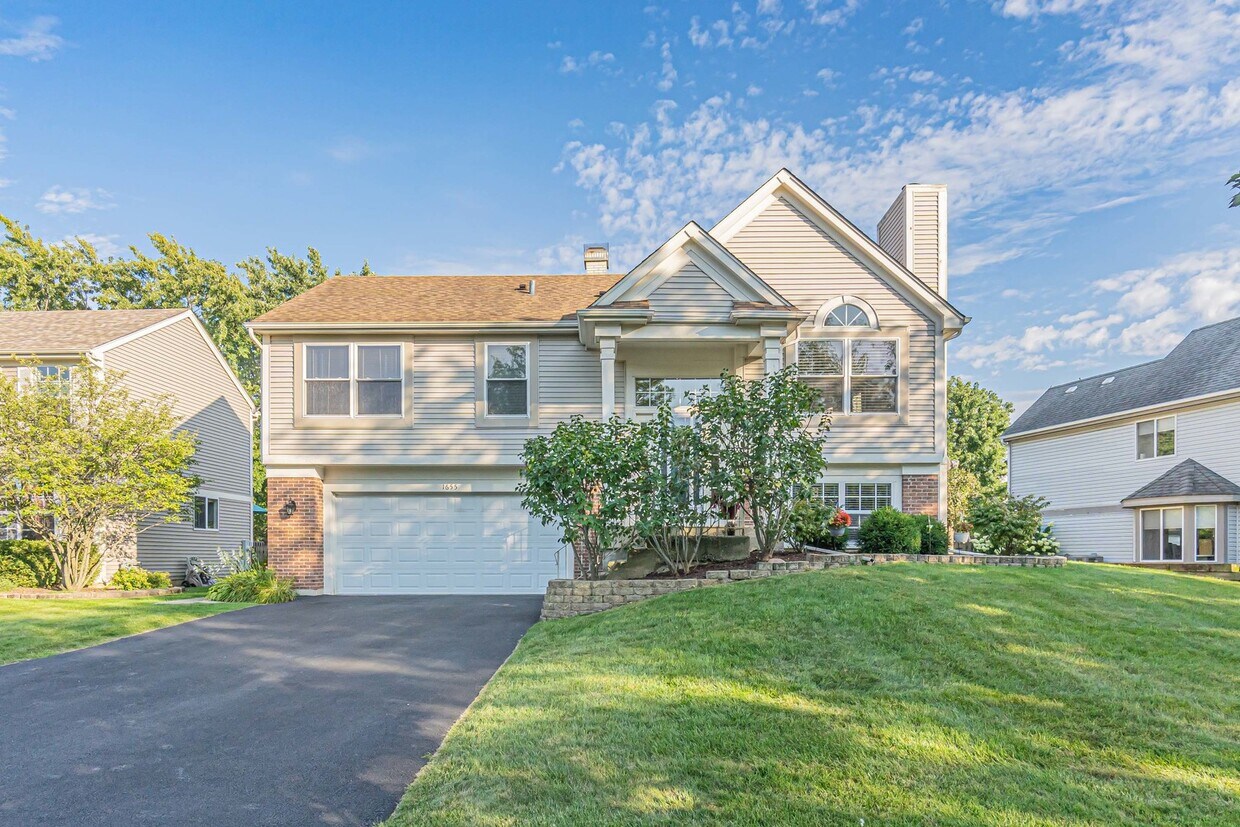Primary Photo - 1655 Penny Ln