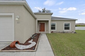 Building Photo - 228 Amesbury Ln