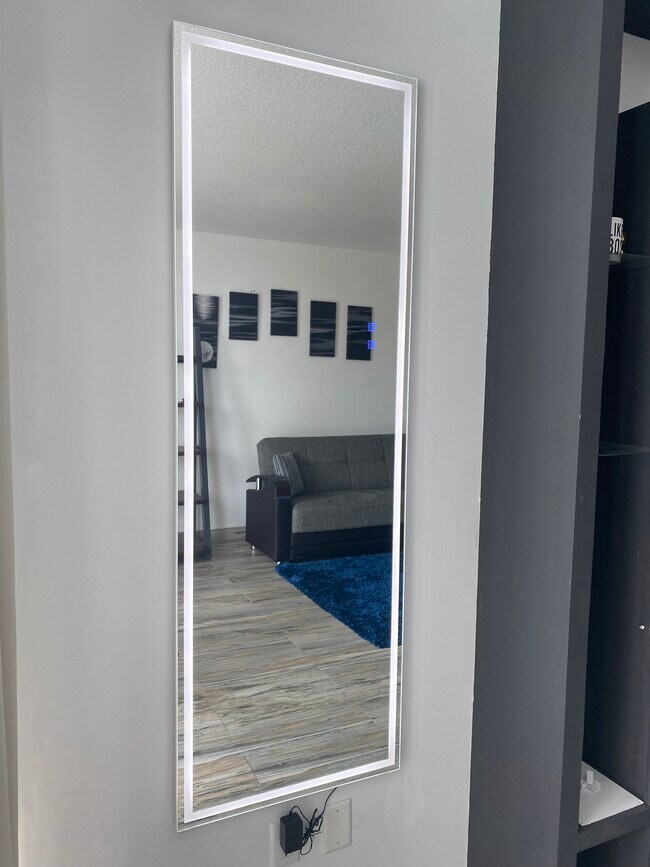 Building Photo - 325 S Biscayne Blvd