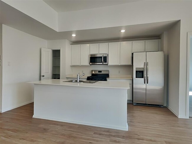 Building Photo - 27019 Breakaway Lane