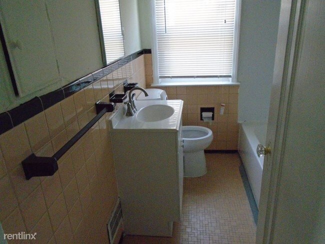 Foto del edificio - 9790 Manistique St