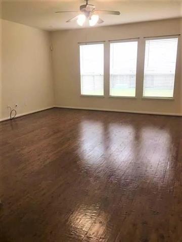 Foto del edificio - 2710 Shallow Falls Ct