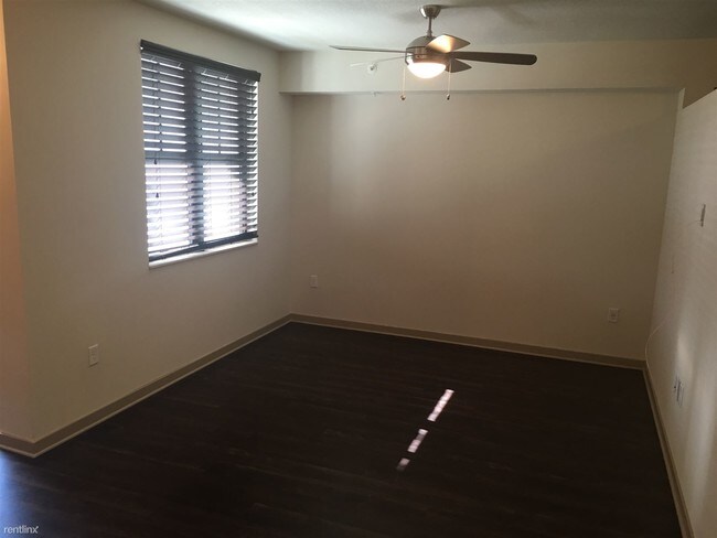 Foto del edificio - 325 NW 33rd Terrace