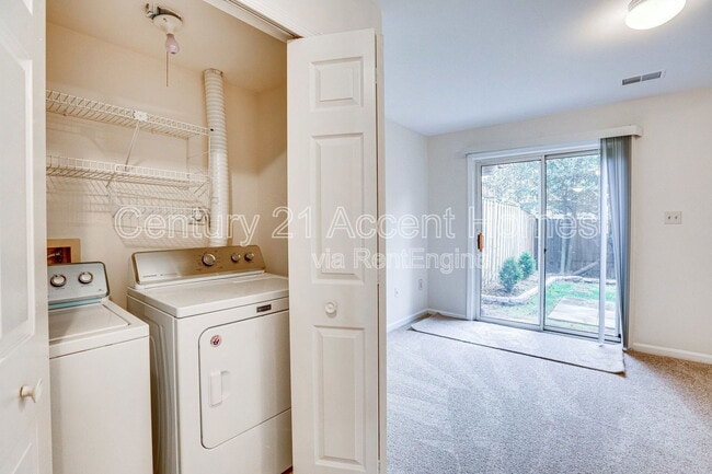 Building Photo - 6008 Keble Dr