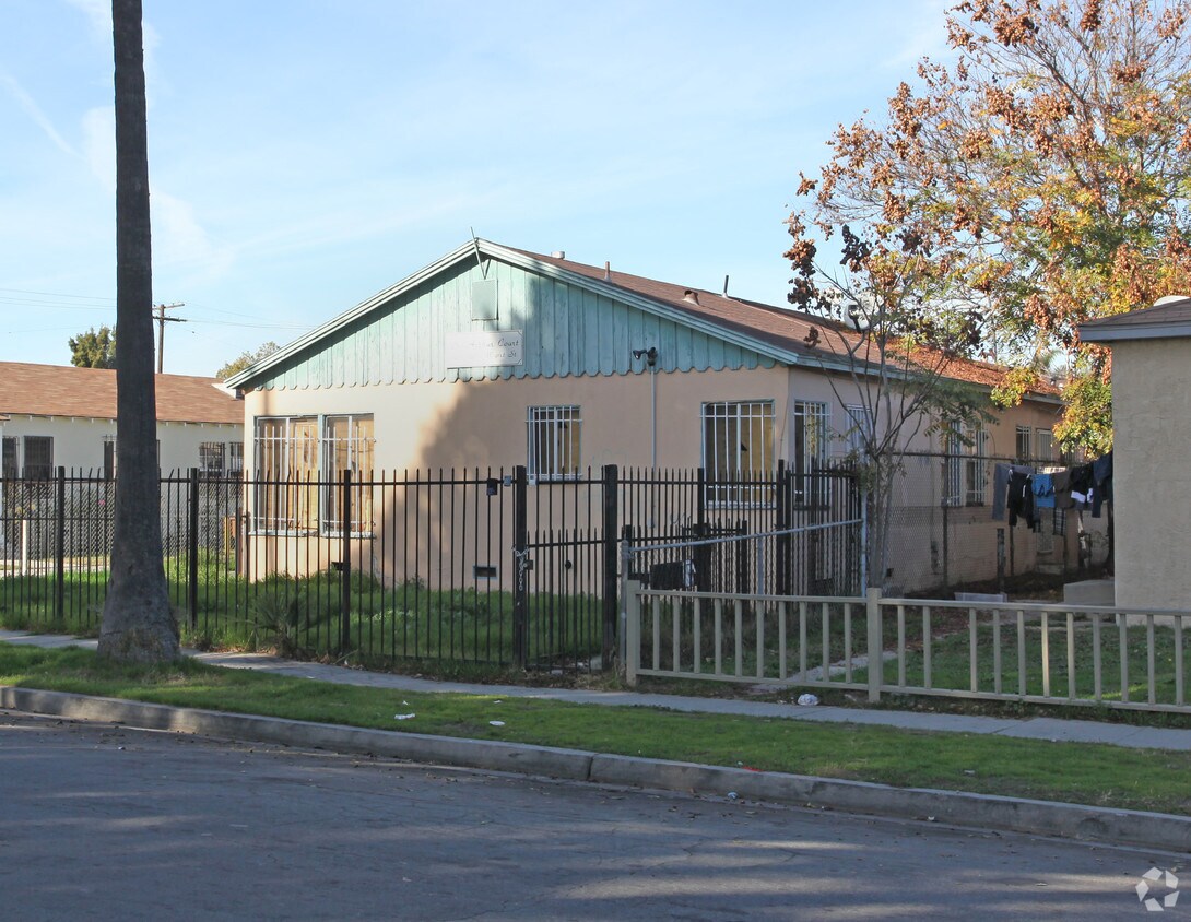 Building Photo - 5 Unit Apartment Bldg