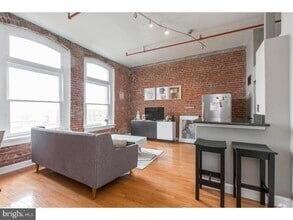 Building Photo - 1010 Race St