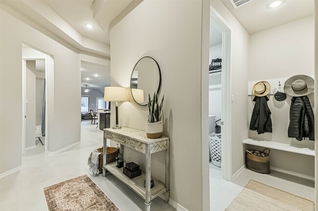 Foto del edificio - 1337 Lakeside Crk Rd