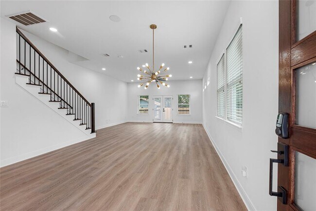 Foto del edificio - 6630 Highrock Rd